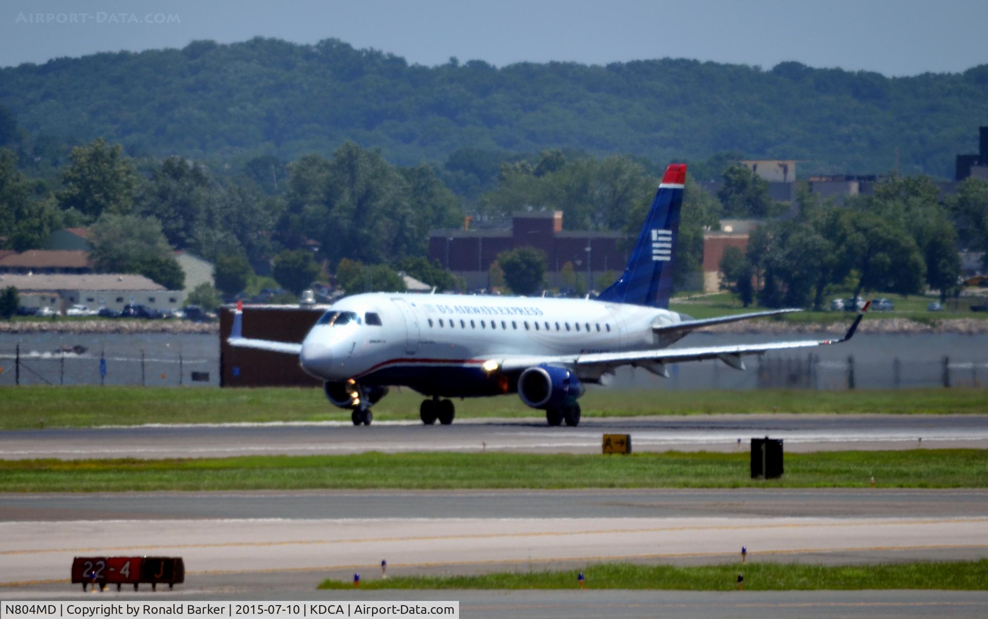 N804MD, 2004 Embraer 170SU (ERJ-170-100SU) C/N 17000016, Takeoff National