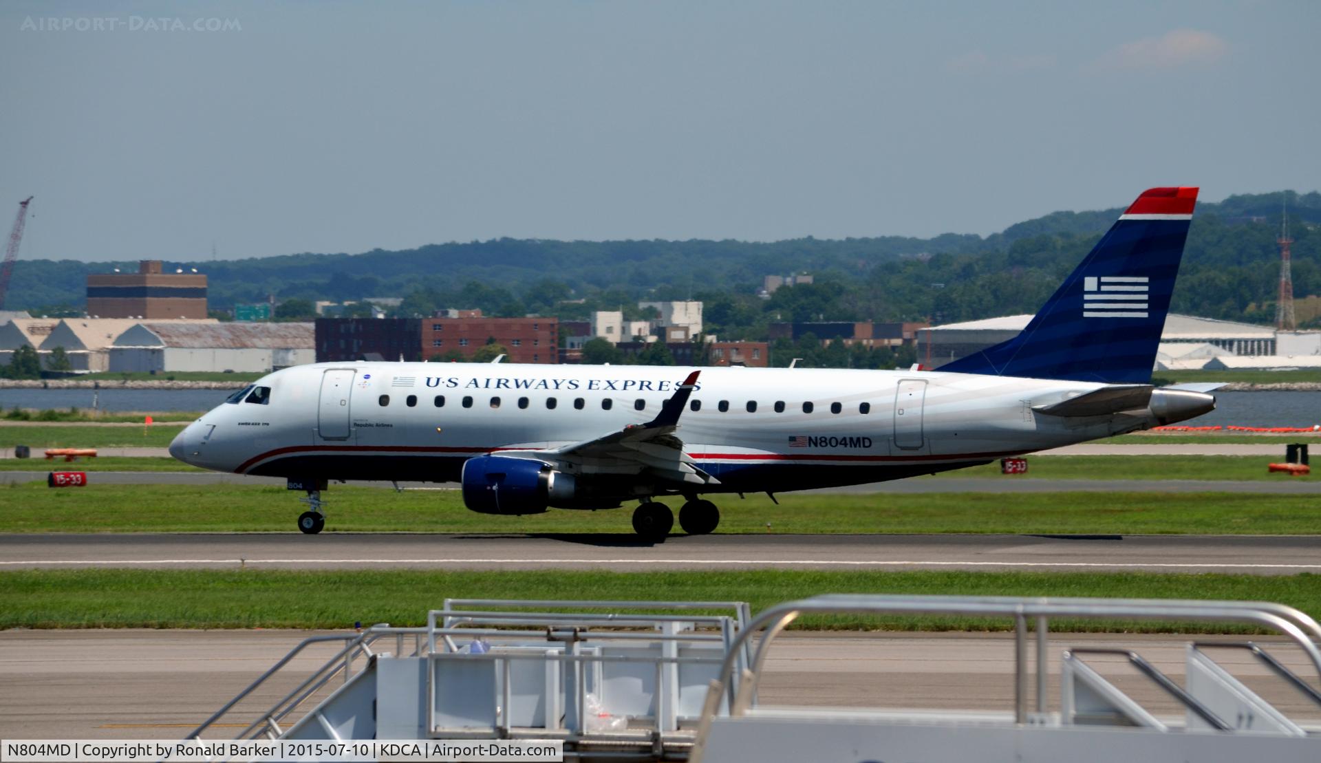 N804MD, 2004 Embraer 170SU (ERJ-170-100SU) C/N 17000016, Takeoff National