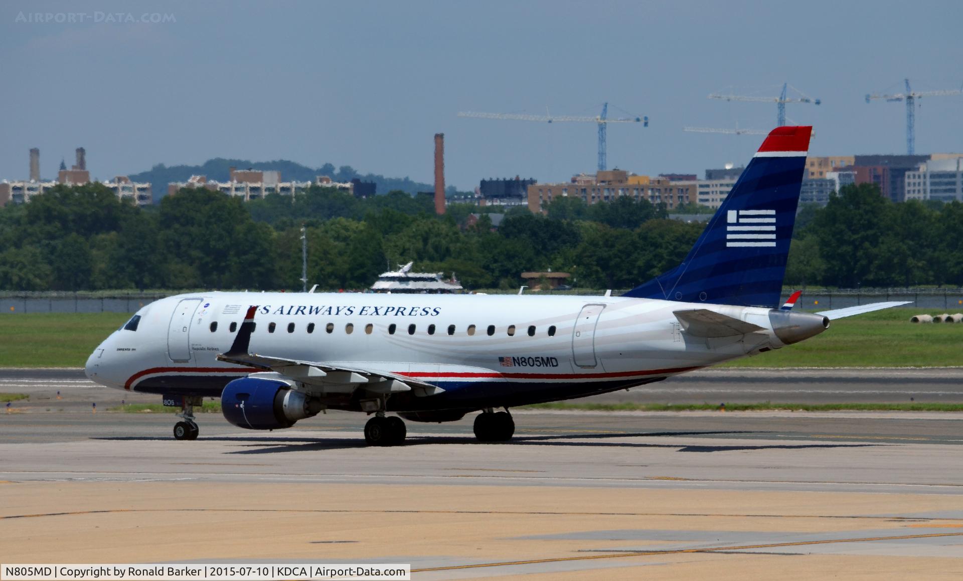 N805MD, 2004 Embraer 170SU (ERJ-170-100SU) C/N 17000018, Taxi National
