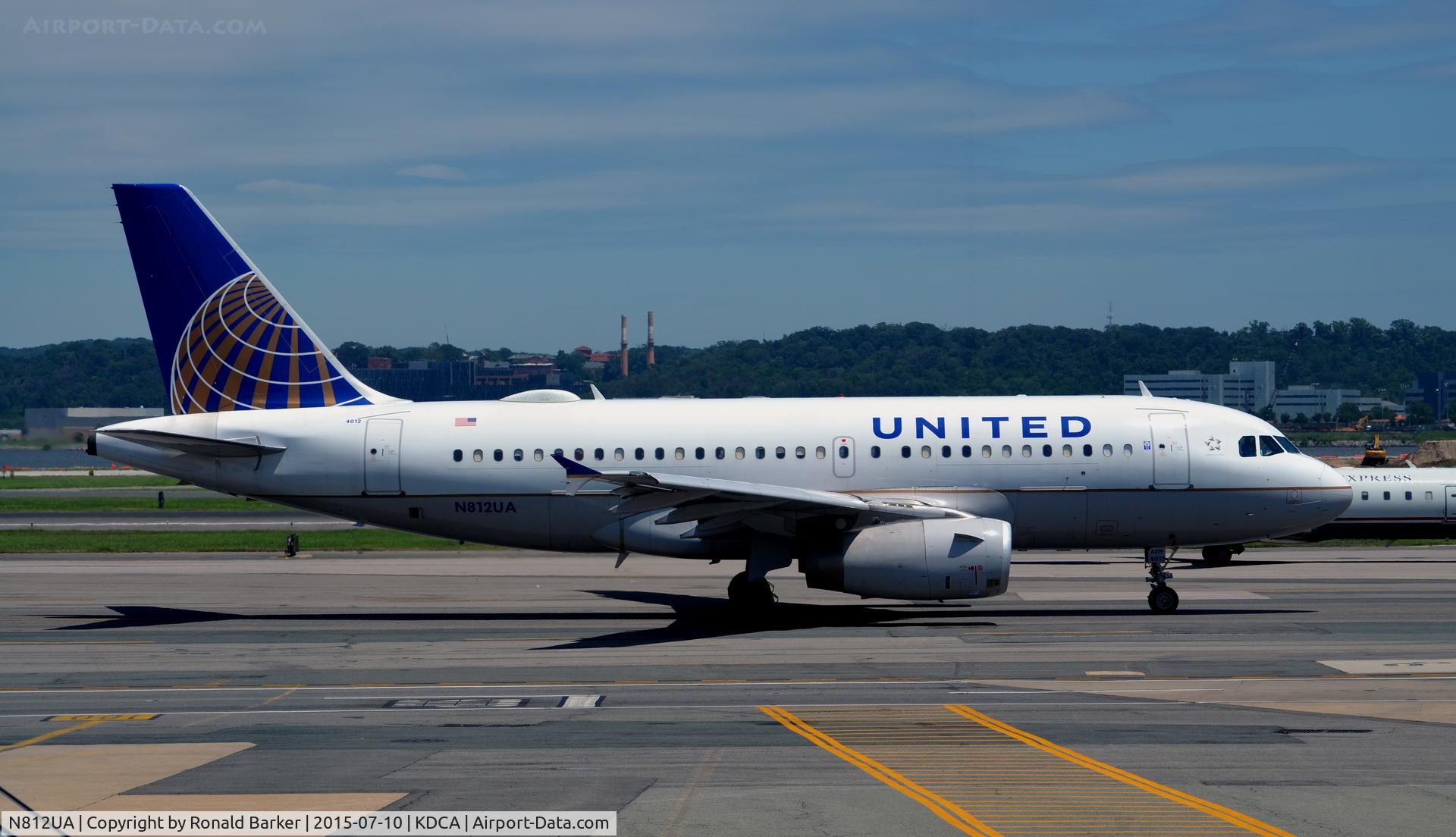 N812UA, 1998 Airbus A319-131 C/N 850, Taxi National