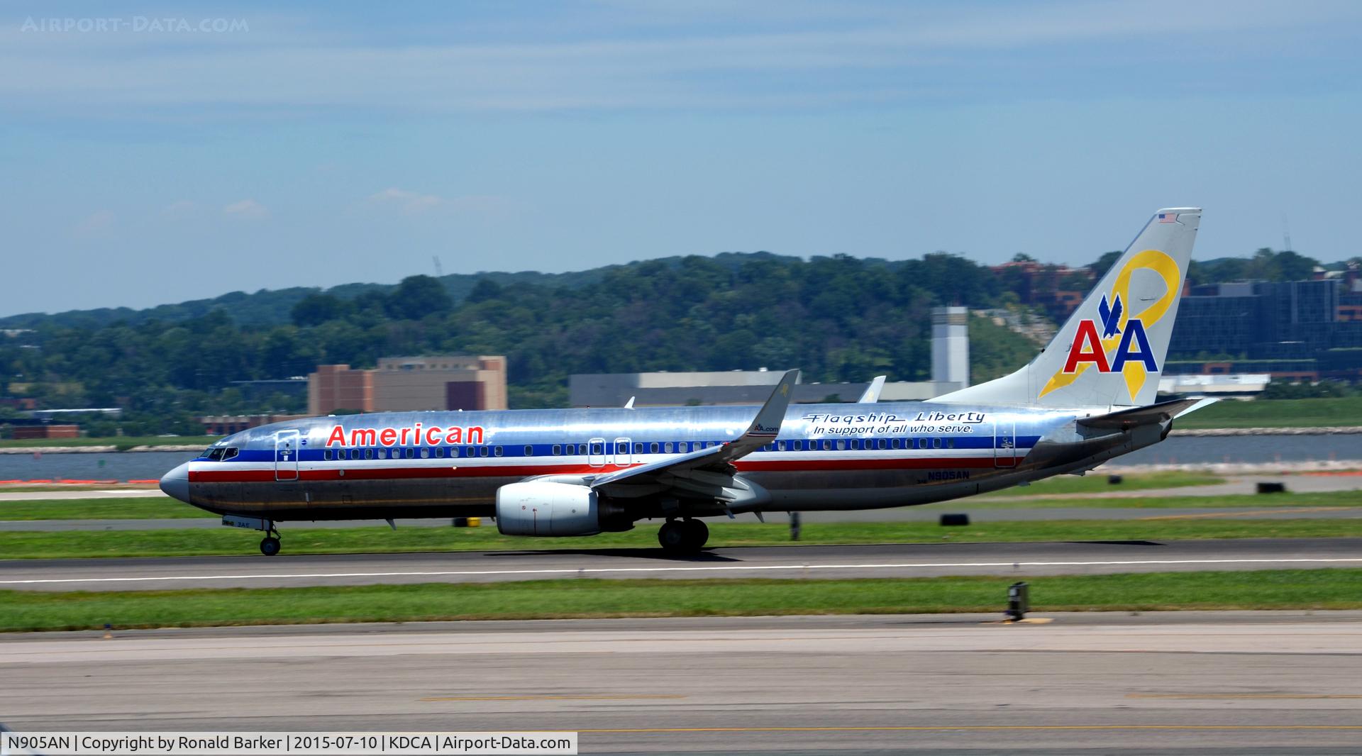 N905AN, 1999 Boeing 737-823 C/N 29507, Takeoff National