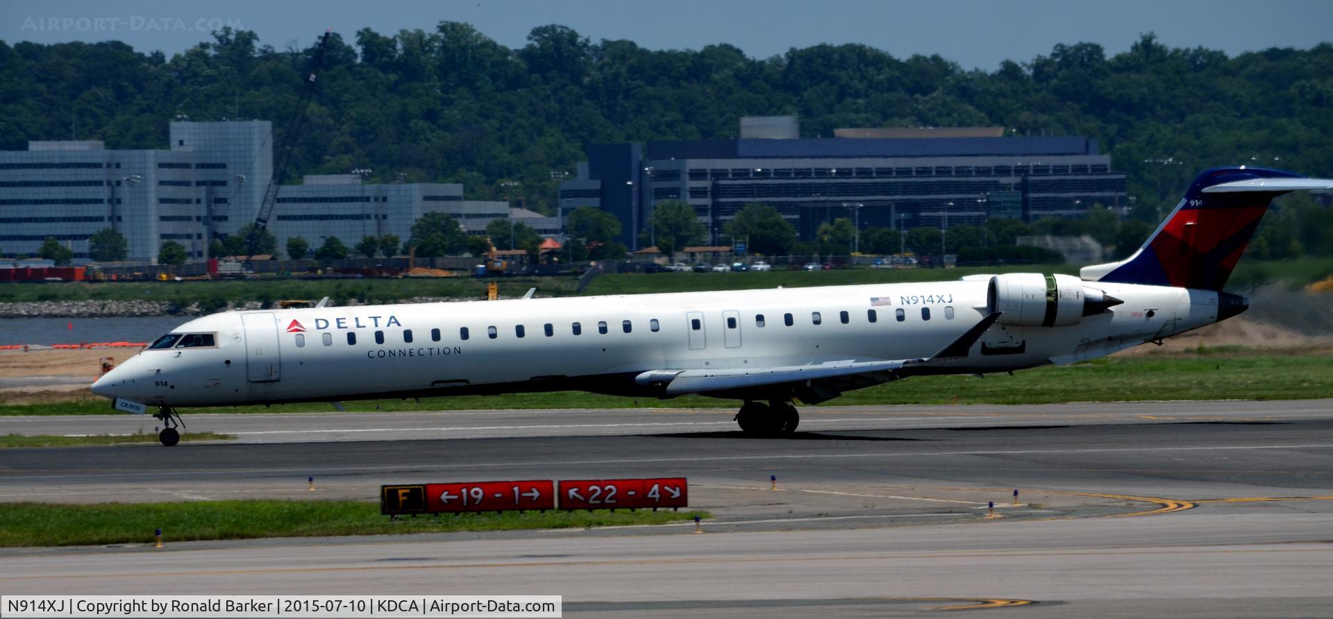 N914XJ, 2007 Bombardier CRJ-900ER (CL-600-2D24) C/N 15149, Landing National