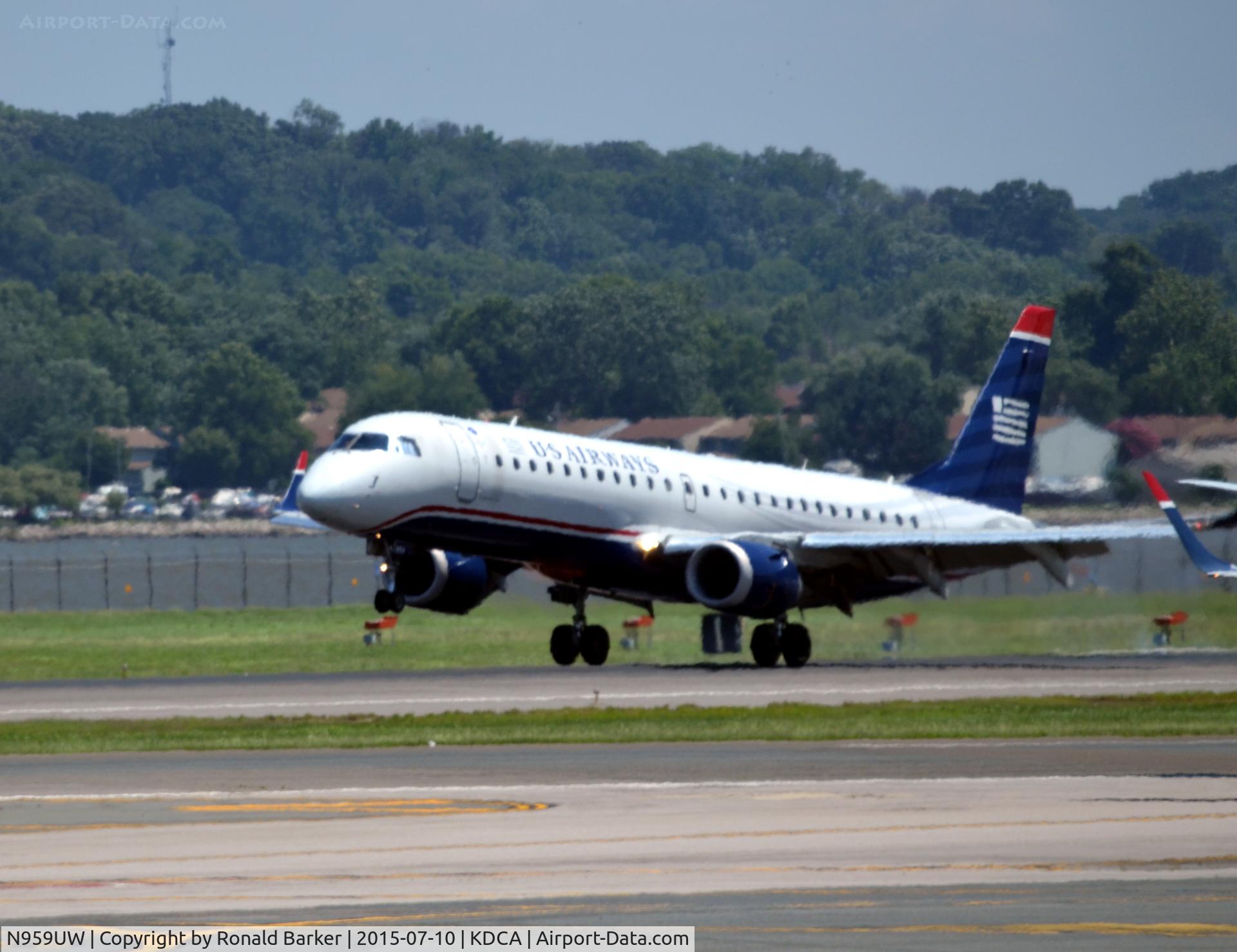 N959UW, 2008 Embraer 190AR (ERJ-190-100IGW) C/N 19000166, Landing National