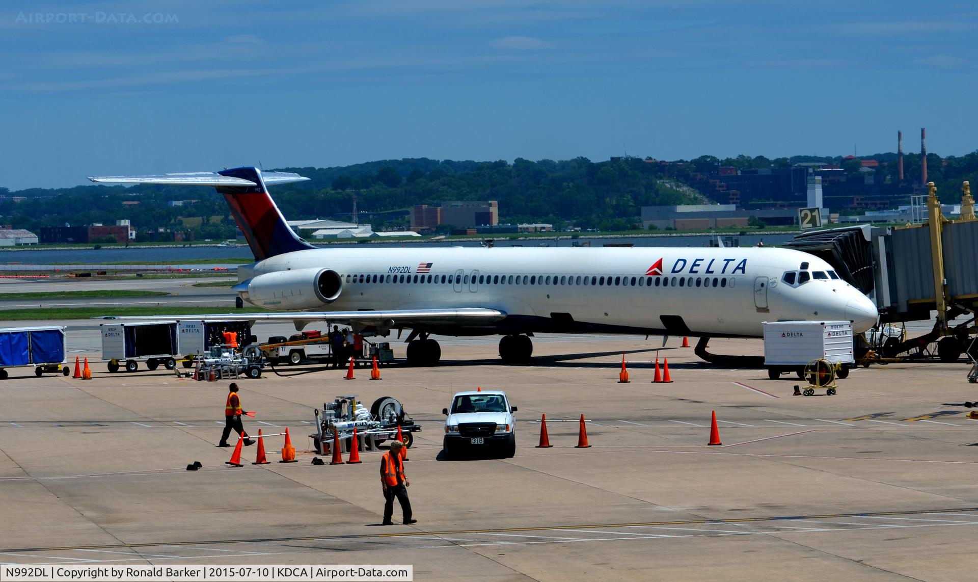 N992DL, 1991 McDonnell Douglas MD-88 C/N 53344, Gate 21 National