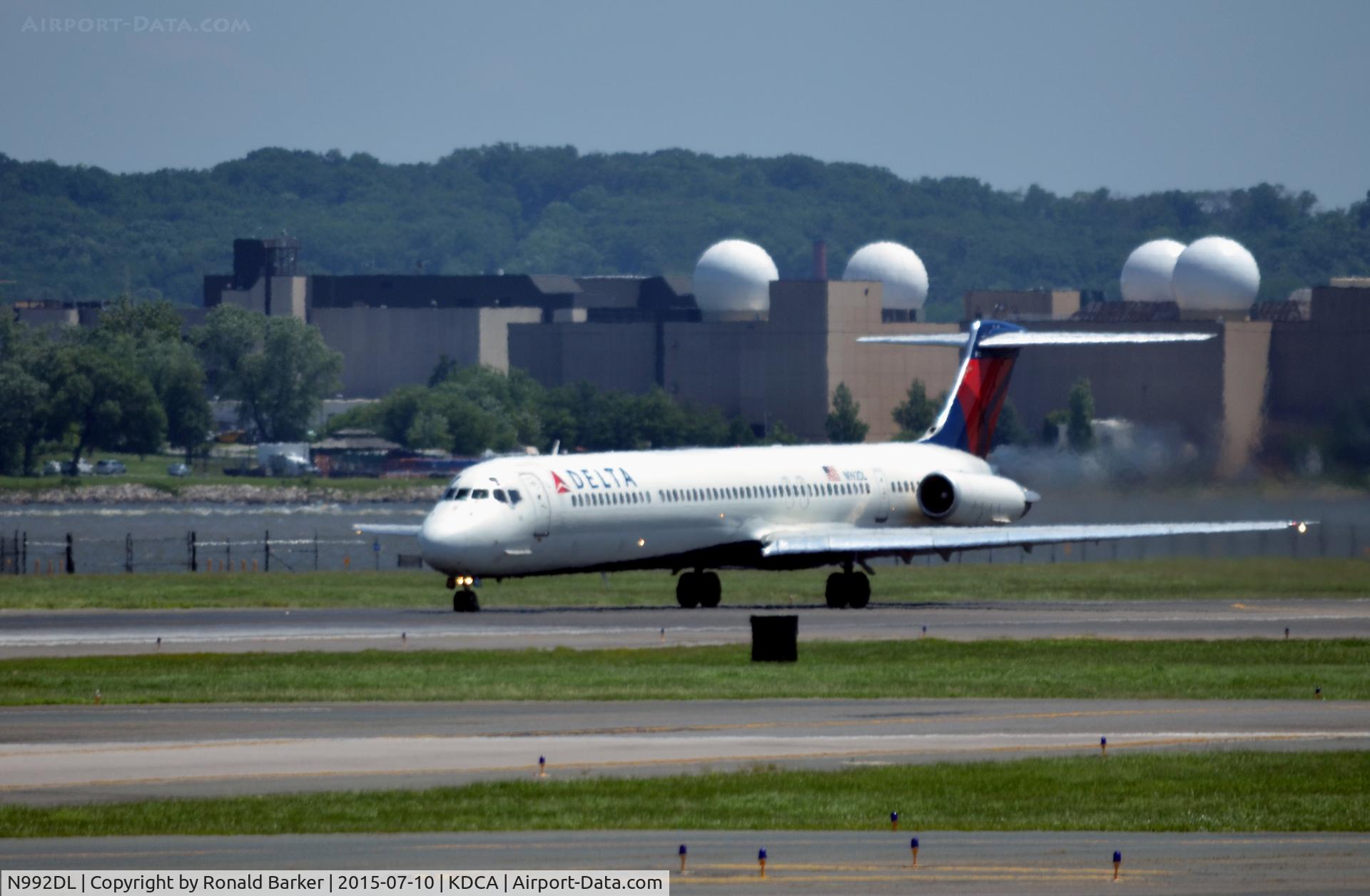 N992DL, 1991 McDonnell Douglas MD-88 C/N 53344, Takeoff National