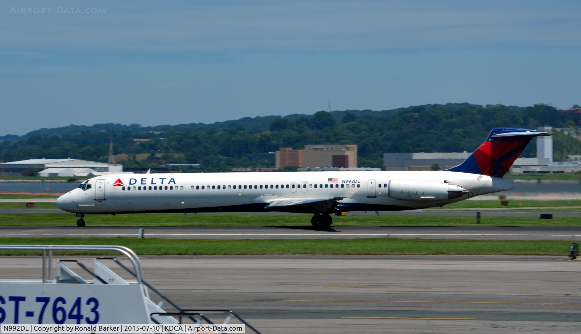 N992DL, 1991 McDonnell Douglas MD-88 C/N 53344, Takeoff roll National