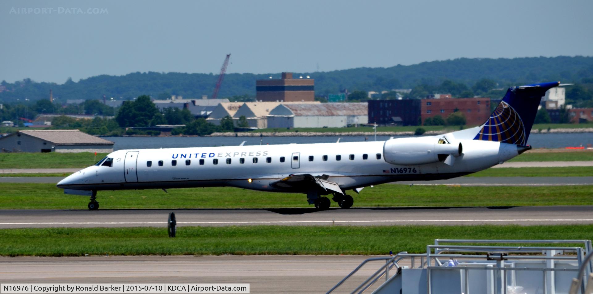 N16976, 1999 Embraer EMB-145LR C/N 145171, Landing roll National