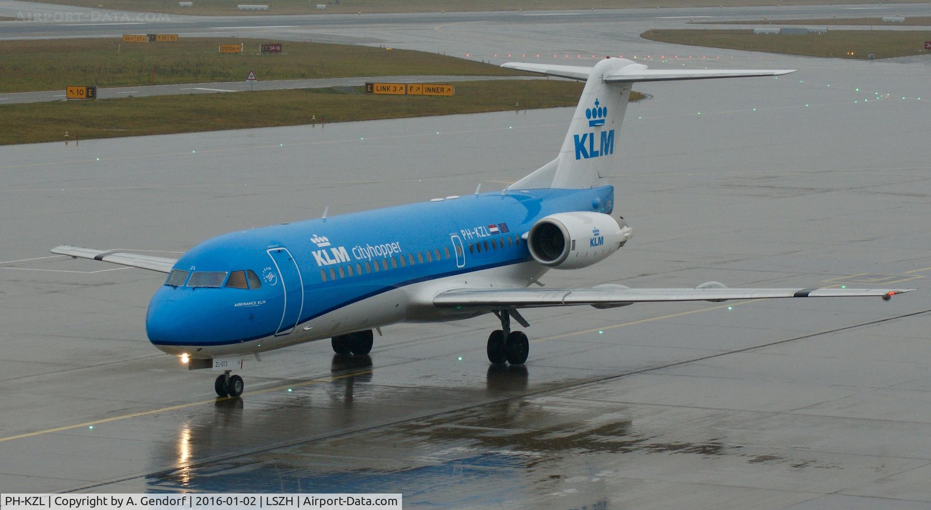 PH-KZL, 1995 Fokker 70 (F-28-0070) C/N 11536, KLM Cityhopper, is here on the way to the gate at Zürich-Kloten(LSZH)