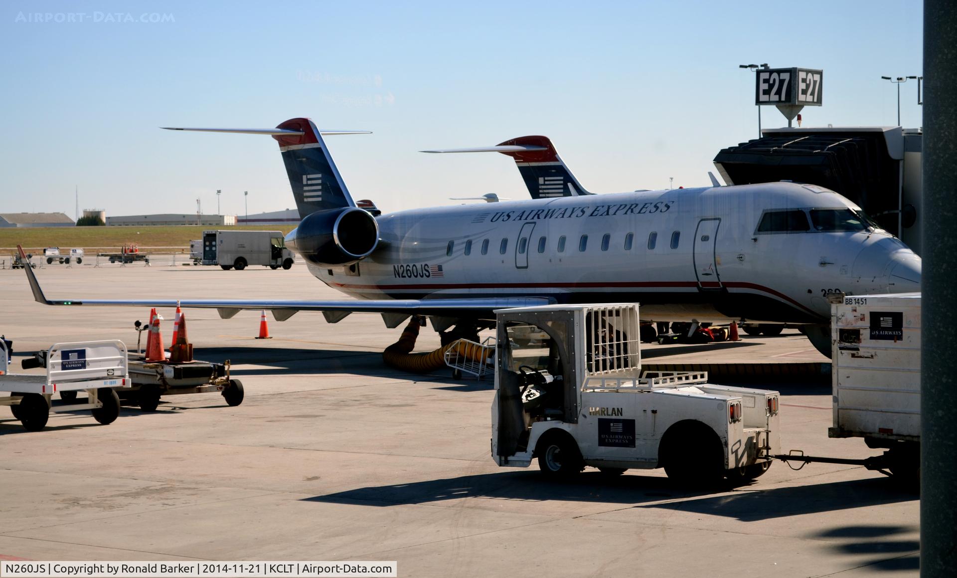 N260JS, 2004 Bombardier CRJ-200ER (CL-600-2B19) C/N 7957, At the gate CLT