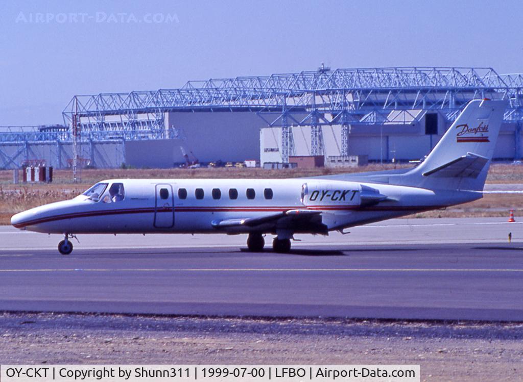 OY-CKT, 1990 Cessna 560 Citation V C/N 560-0078, Taxiing to the General Aviation area...