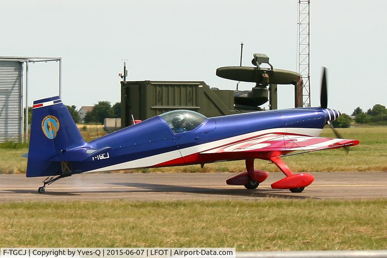 F-TGCJ, Extra EA-330SC C/N 05, Extra EA-330SC, French Air Force aerobatic team, Taxiing to parking area, Tours-St Symphorien Air Base 705 (LFOT-TUF) Open day 2015