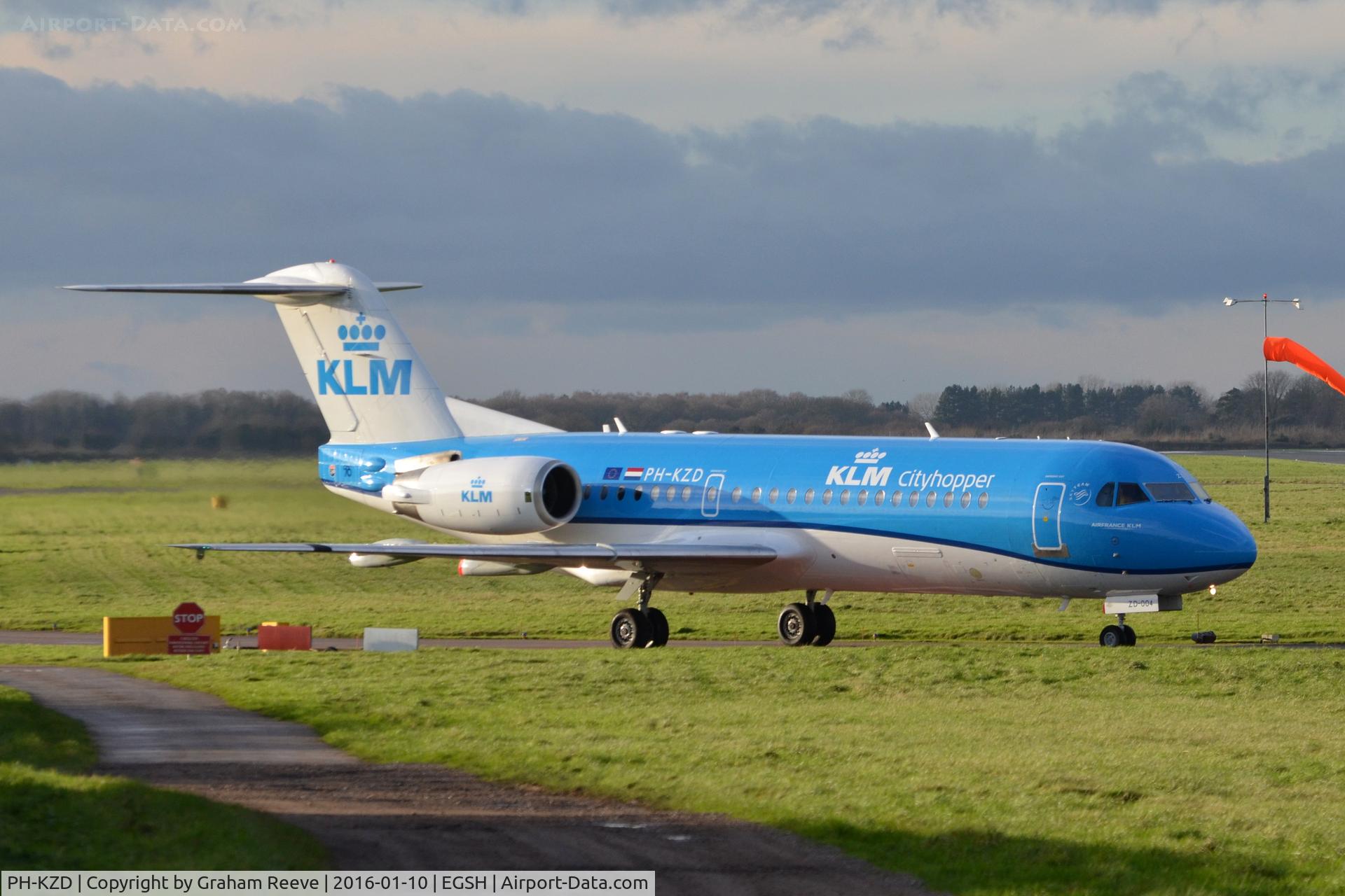 PH-KZD, 1997 Fokker 70 (F-28-0070) C/N 11582, About to depart from Norwich.
