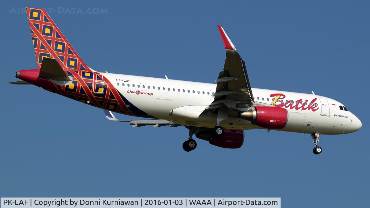 PK-LAF, 2014 Airbus A320-214 C/N 6164, final on short runway 03