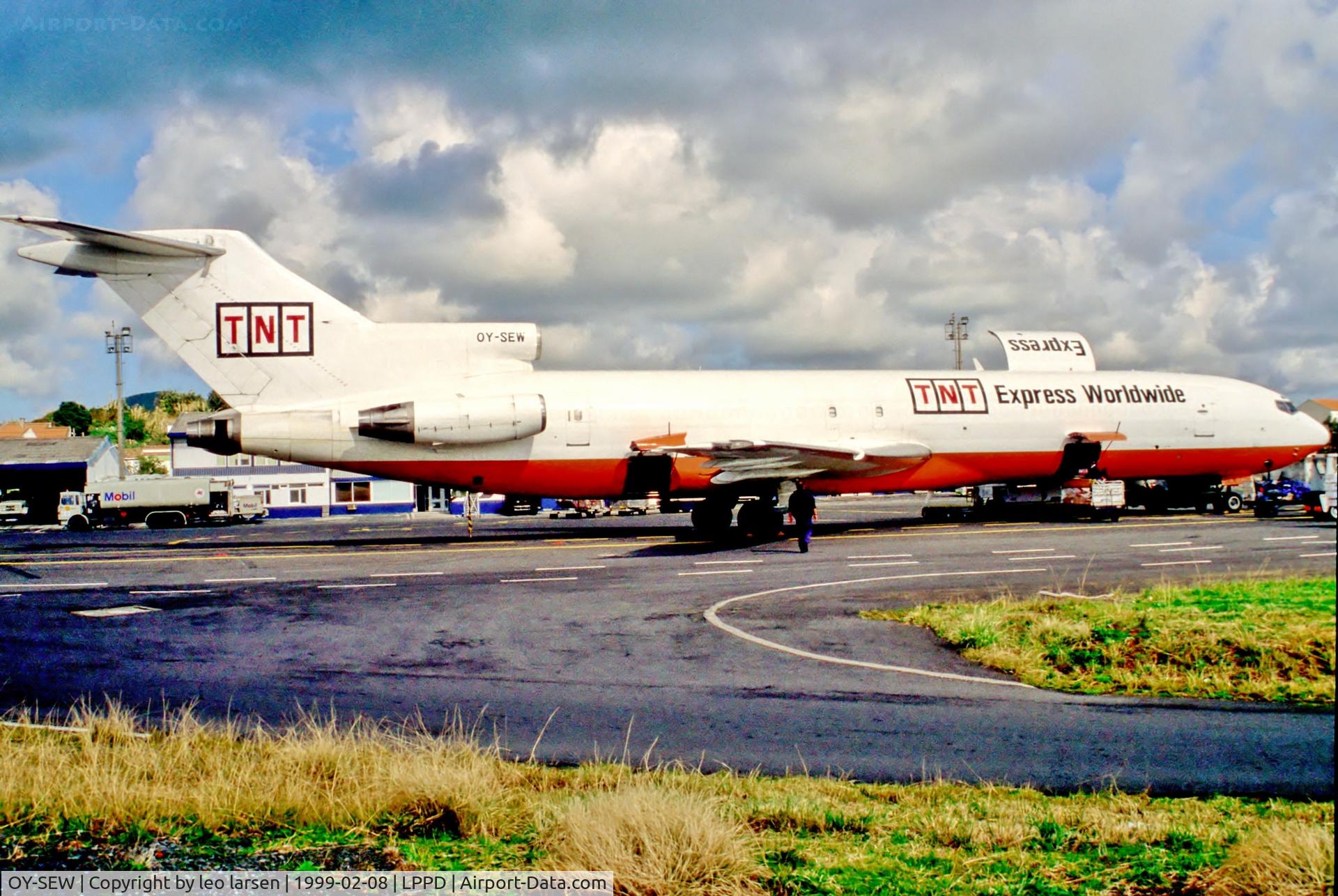 OY-SEW, 1978 Boeing 727-287 C/N 21688, PDL Ponta Delgada 9.2.99