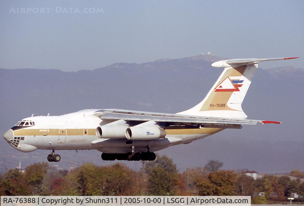RA-76388, Ilyushin IL-76TD C/N 1013406204, Landing rwy 23