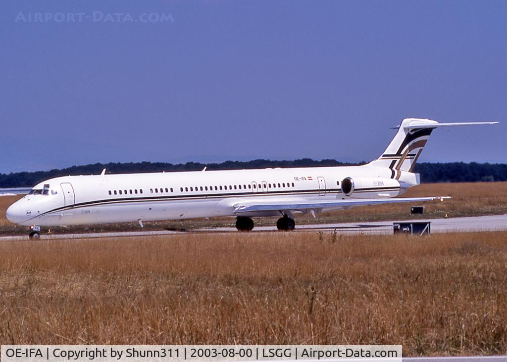 OE-IFA, 1992 McDonnell Douglas MD-83 (DC-9-83) C/N 49809, Lining up rwy 05 for departure...