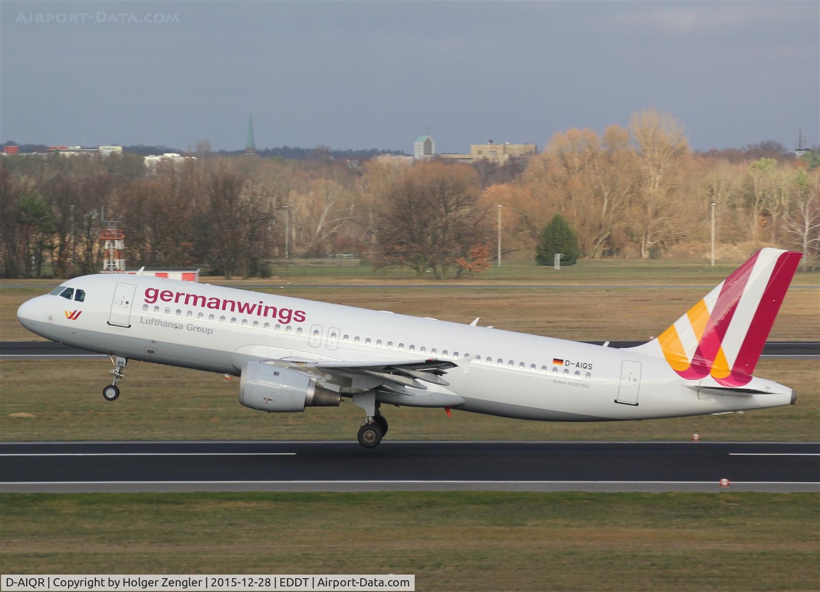 D-AIQR, 1992 Airbus A320-211 C/N 382, Departure on rwy 26L.....