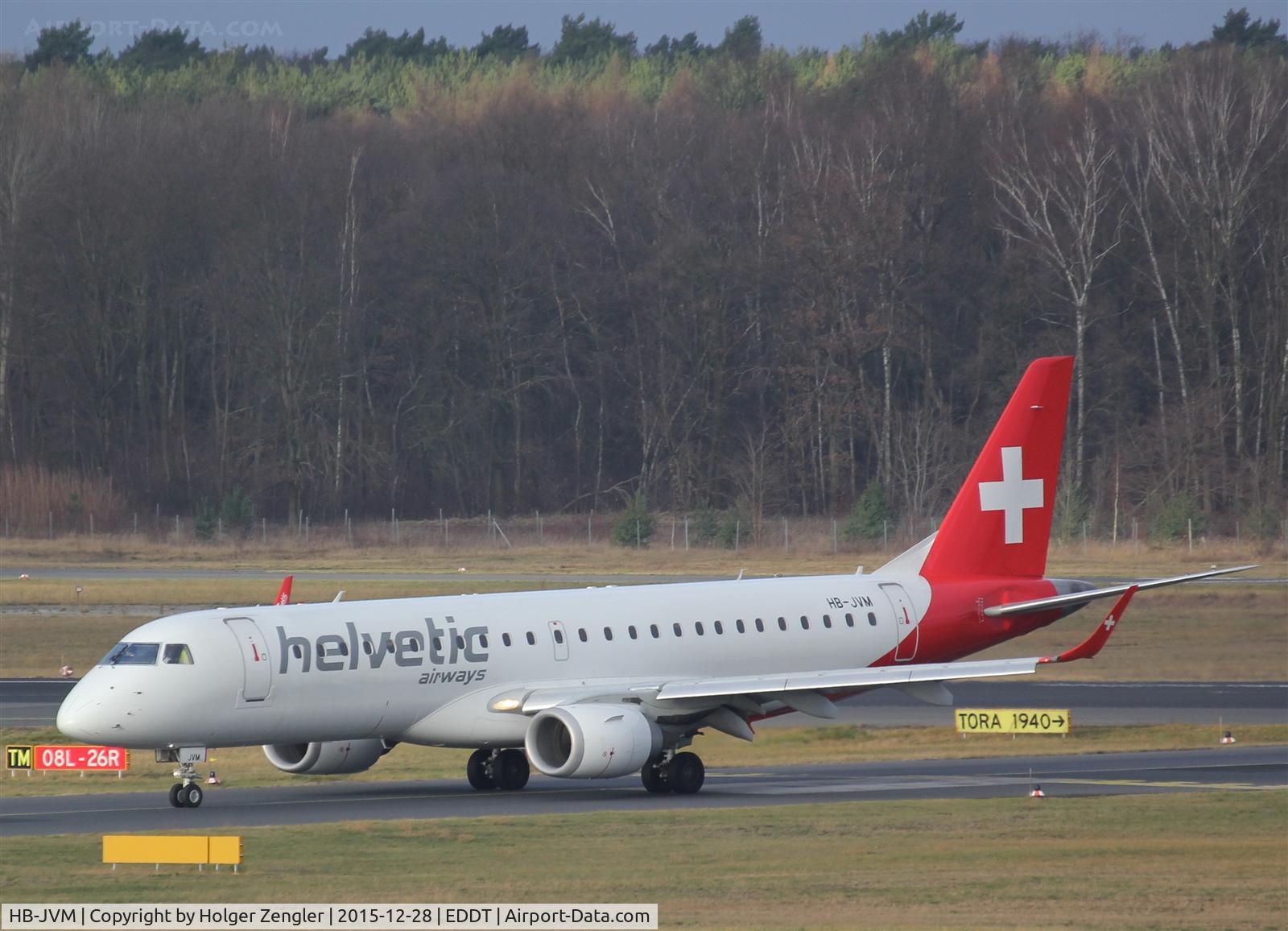 HB-JVM, 2010 Embraer 190LR (ERJ-190-100LR) C/N 19000349, On taxi to parking position....