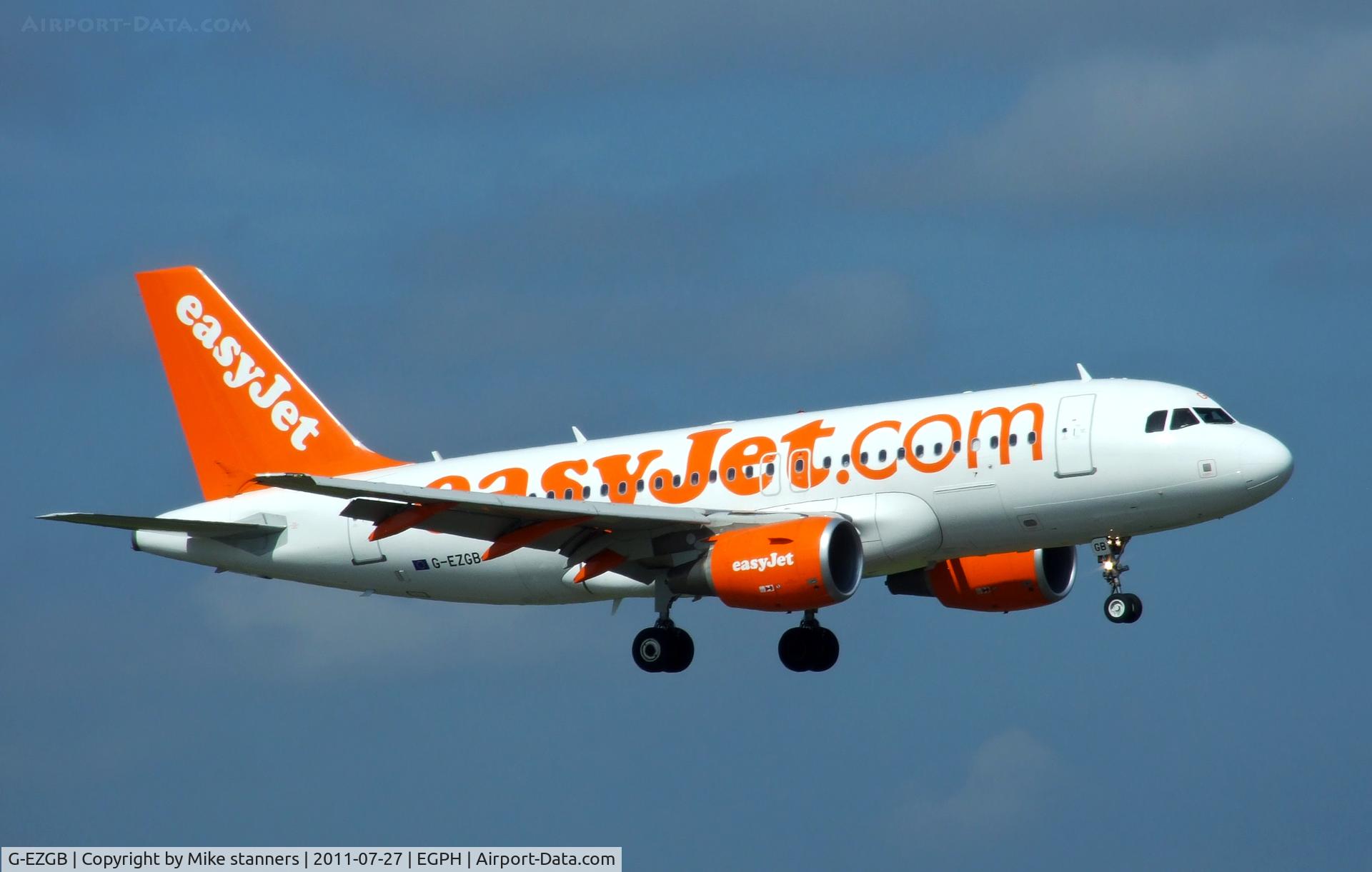 G-EZGB, 2010 Airbus A319-111 C/N 4437, EZY938B Landing runway 06