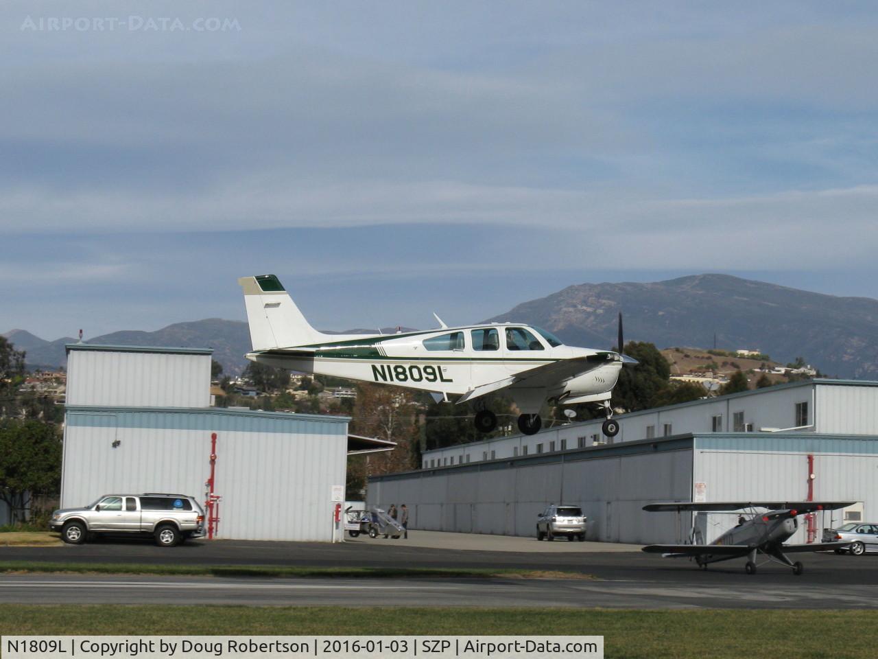N1809L, 1976 Beech F33A Bonanza C/N CE-639, 1976 Beech F33A BONANZA, Continental IO-520 285 Hp, landing Rwy 04