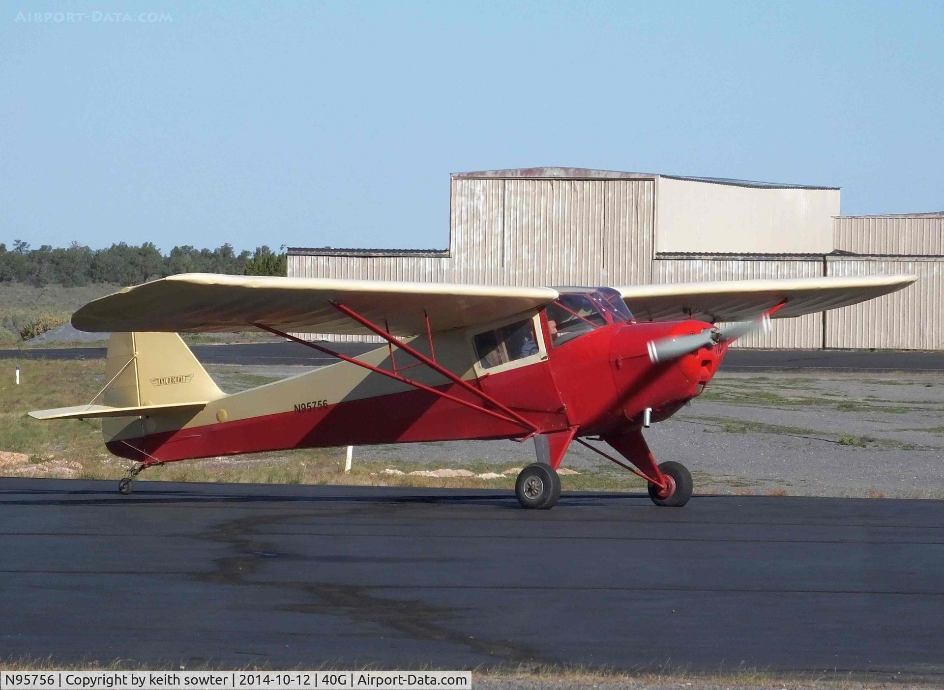 N95756, 1946 Taylorcraft BC12-D C/N 8056, Taxying in