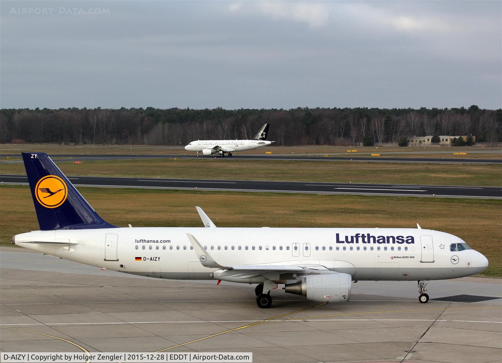 D-AIZY, 2013 Airbus A320-214 C/N 5769, One comes, one goes....