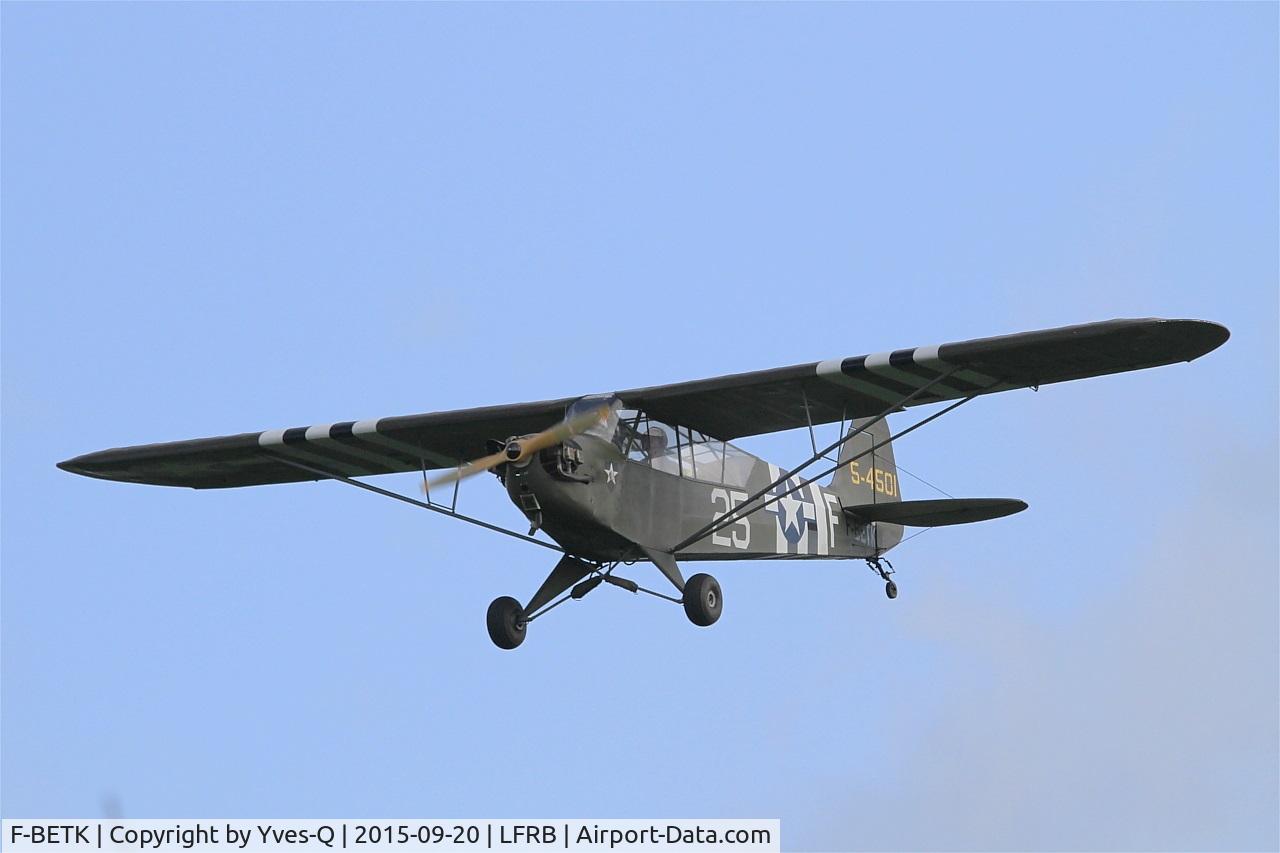 F-BETK, 1945 Piper L-4J Grasshopper (J3C-65D) C/N 13241, Piper J3C-65 Cub, Short approach rwy 25R, Brest-Bretagne airport (LFRB-BES)