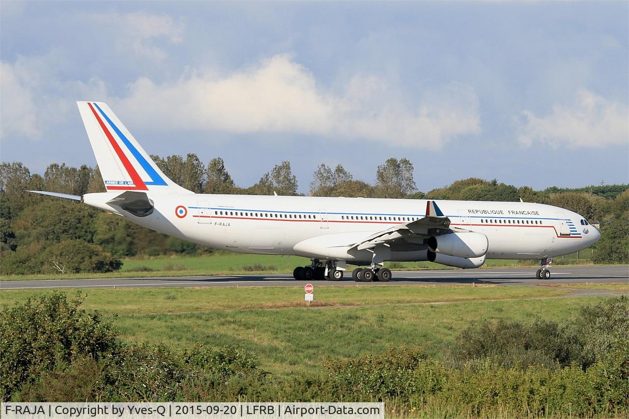 F-RAJA, 1995 Airbus A340-212 C/N 075, French Air Force Airbus A340-212, Lining up prior take off rwy 25L, Brest-Bretagne airport (LFRB-BES)
