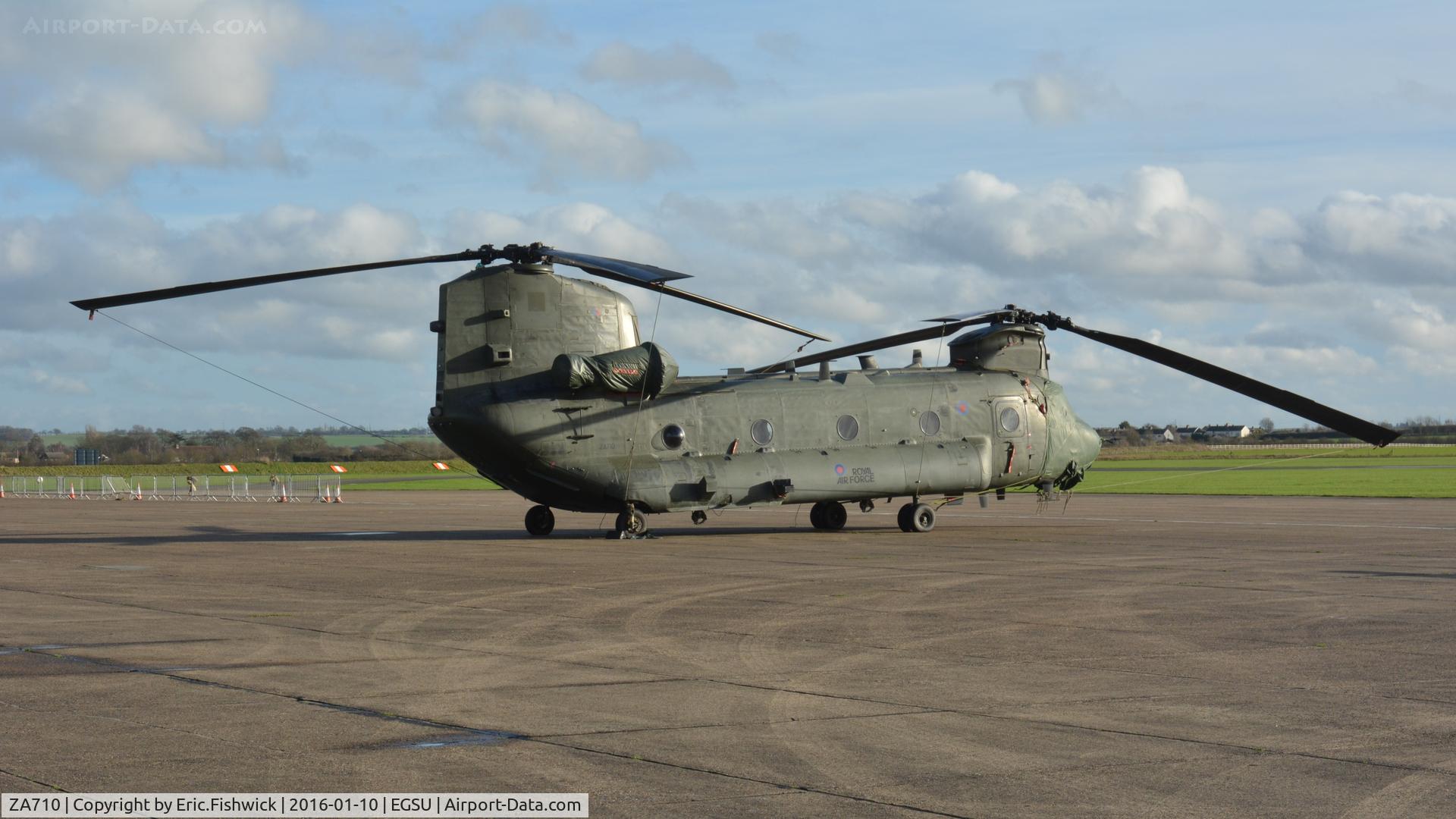 ZA710, Boeing Vertol Chinook HC.4 C/N M/A022/B-841/M7003, 2. ZA710 at the Imperial War Museum, Duxford, Cambridgeshire.