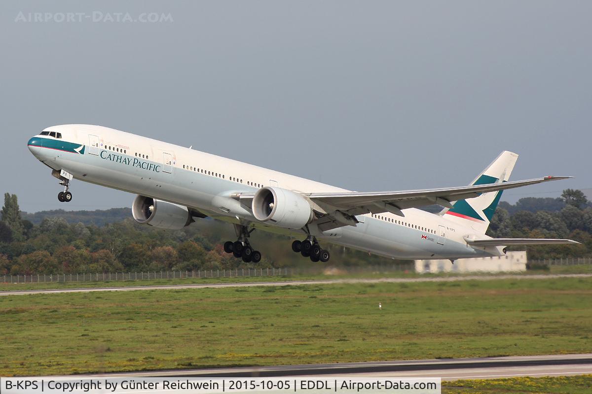 B-KPS, 2011 Boeing 777-367/ER C/N 39232, Taking off