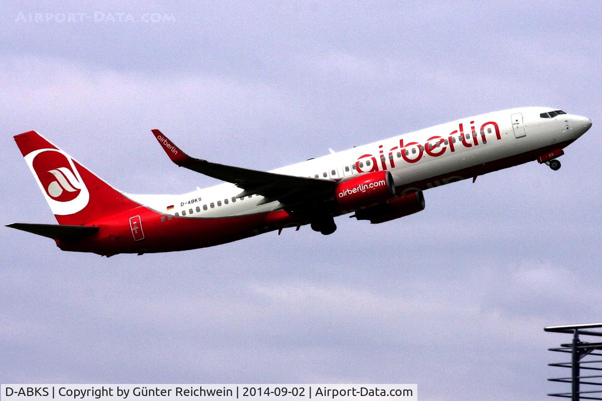 D-ABKS, 2011 Boeing 737-86J C/N 36880, Climbing
