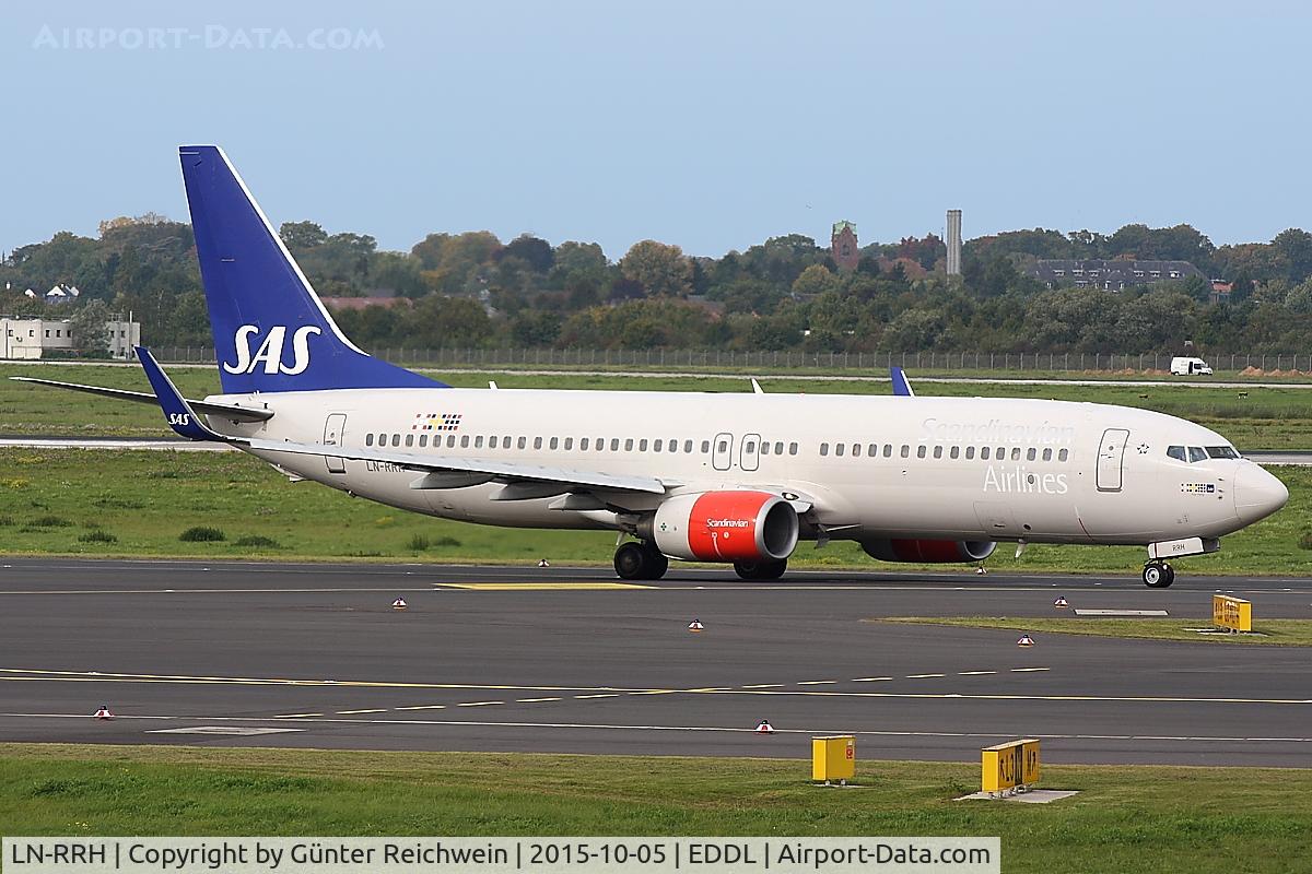LN-RRH, 2009 Boeing 737-883 C/N 34546, Departing