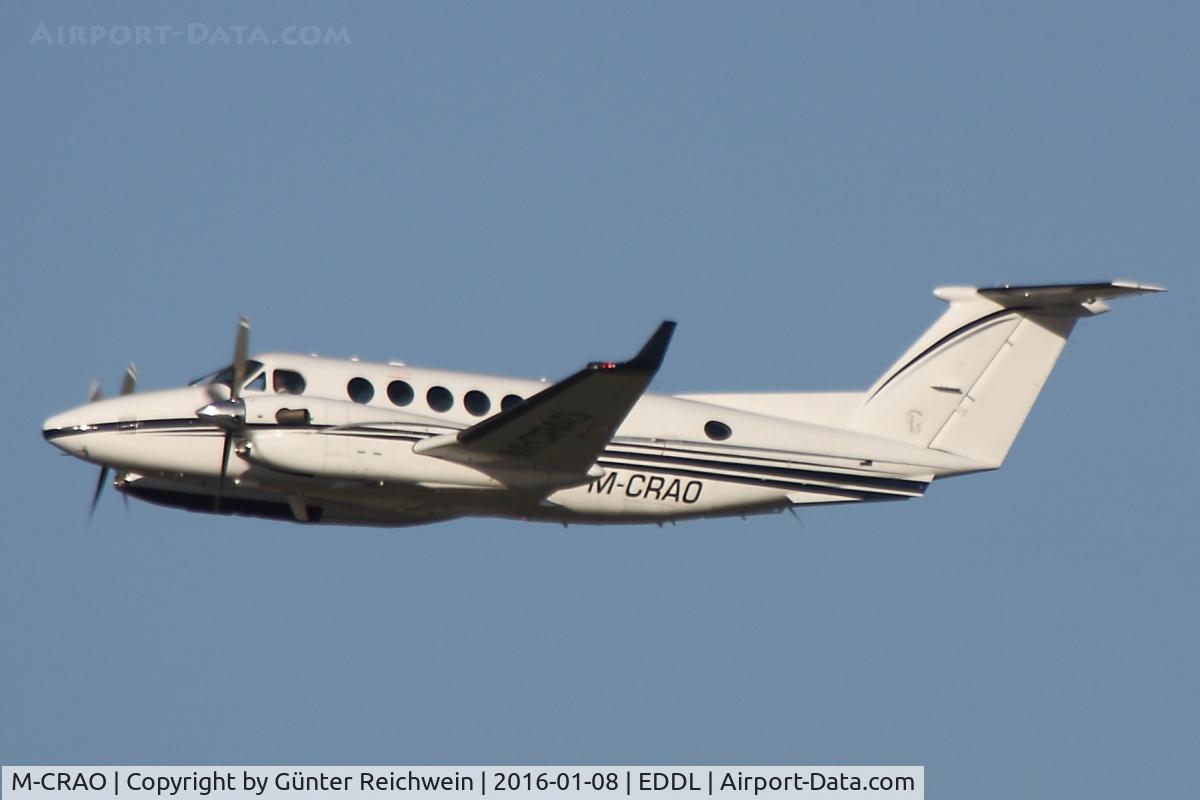 M-CRAO, 2007 Raytheon Aircraft Company B300 C/N FL-515, Climbing