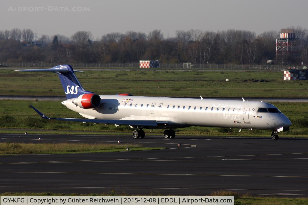 OY-KFG, 2009 Bombardier CRJ-900ER (CL-600-2D24) C/N 15237, taxiing
