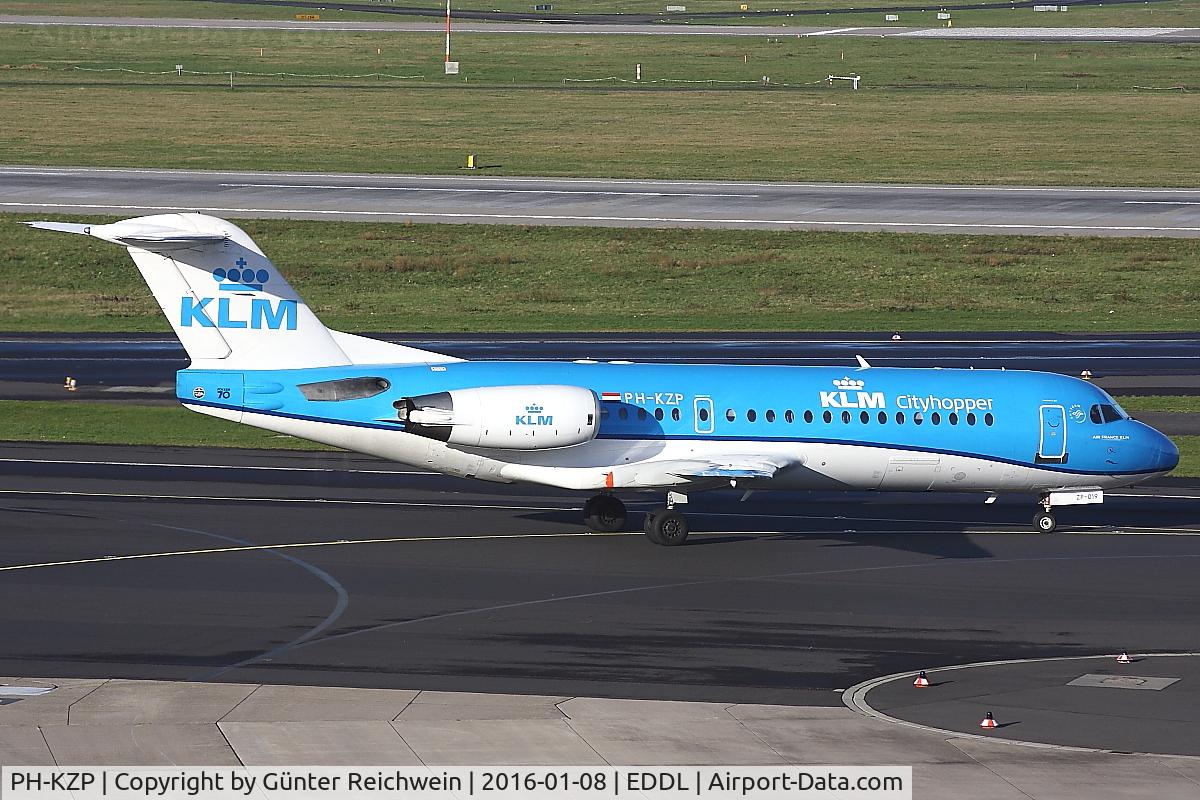 PH-KZP, 1995 Fokker 70 (F-28-0070) C/N 11539, Departing