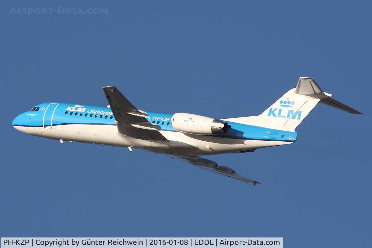 PH-KZP, 1995 Fokker 70 (F-28-0070) C/N 11539, Climbing
