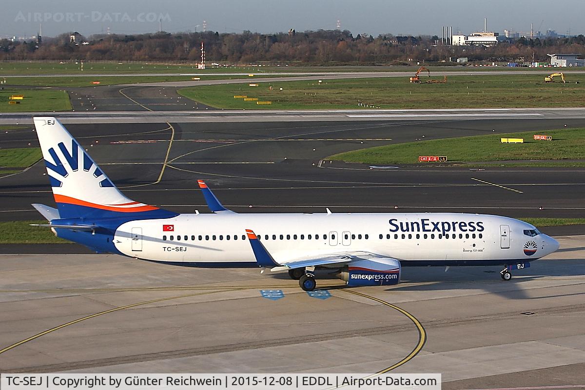 TC-SEJ, 2015 Boeing 737-8HC C/N 61171, Departing