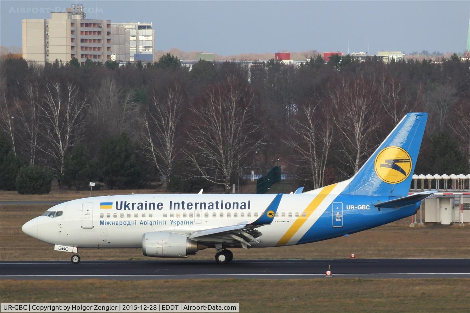 UR-GBC, 1997 Boeing 737-5L9 C/N 28722, Shuttle from Kiew on taxi to parking position...