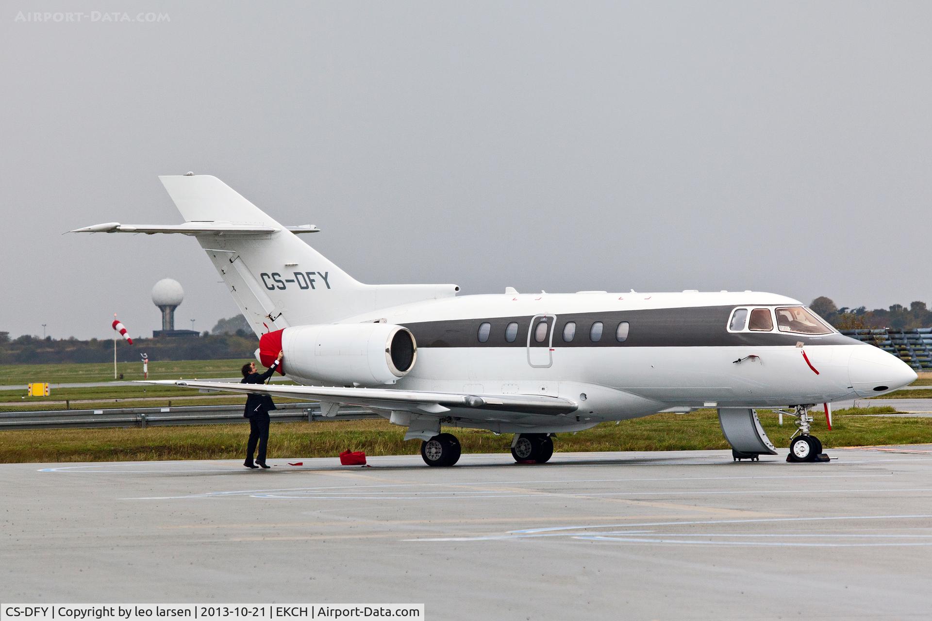 CS-DFY, 2003 Raytheon Hawker 800XP C/N 258663, Copenhagen 21.10.13