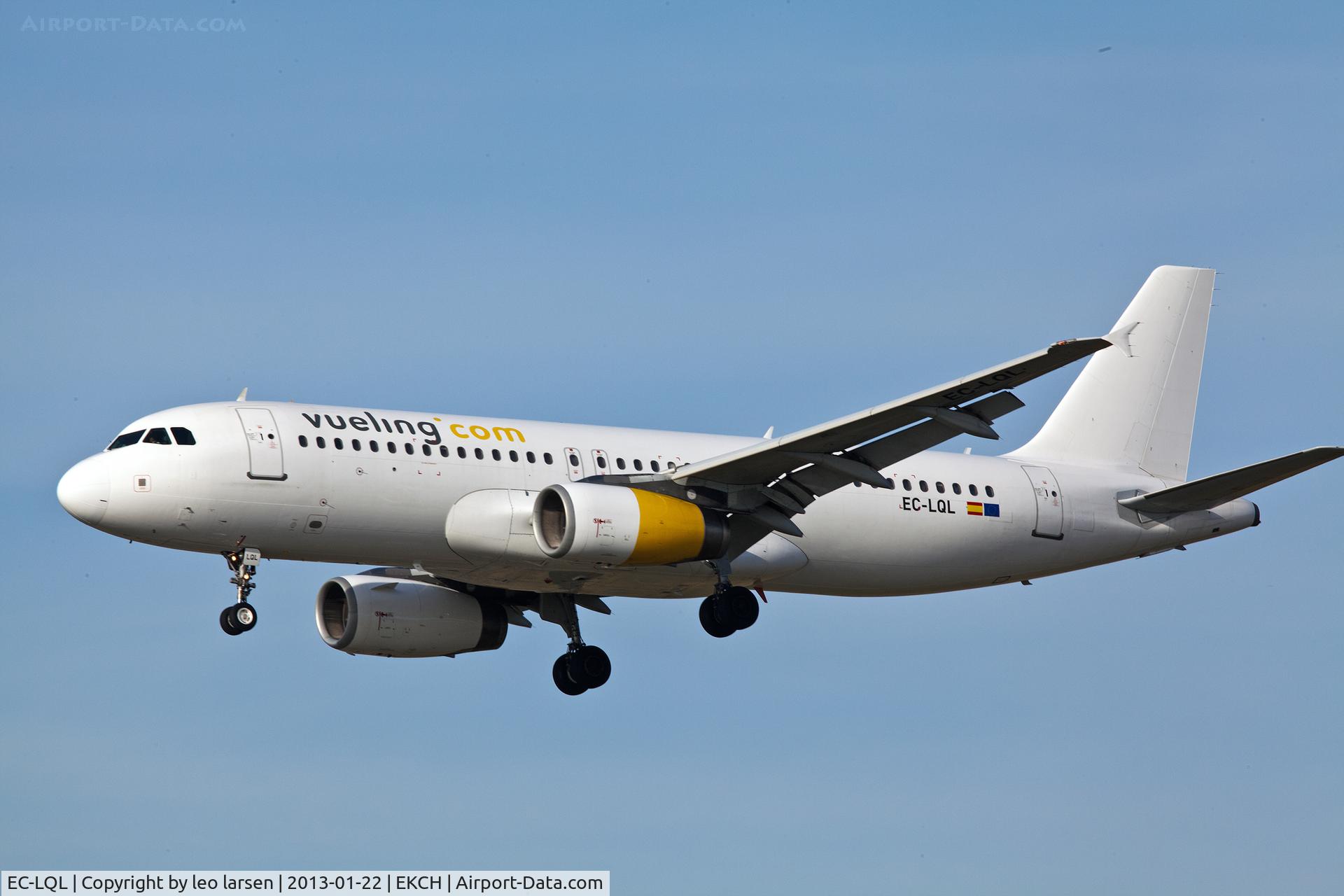 EC-LQL, 2002 Airbus A320-232 C/N 1749, Copenhagen 22.10.13