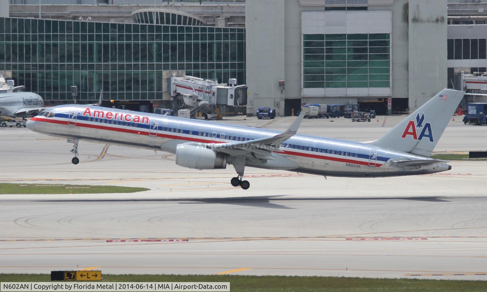 N602AN, 1995 Boeing 757-223 C/N 27053, American