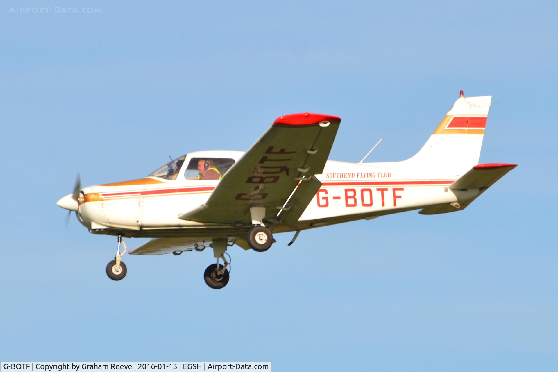 G-BOTF, 1975 Piper PA-28-151 Cherokee Warrior C/N 28-7515436, Landing at Norwich.