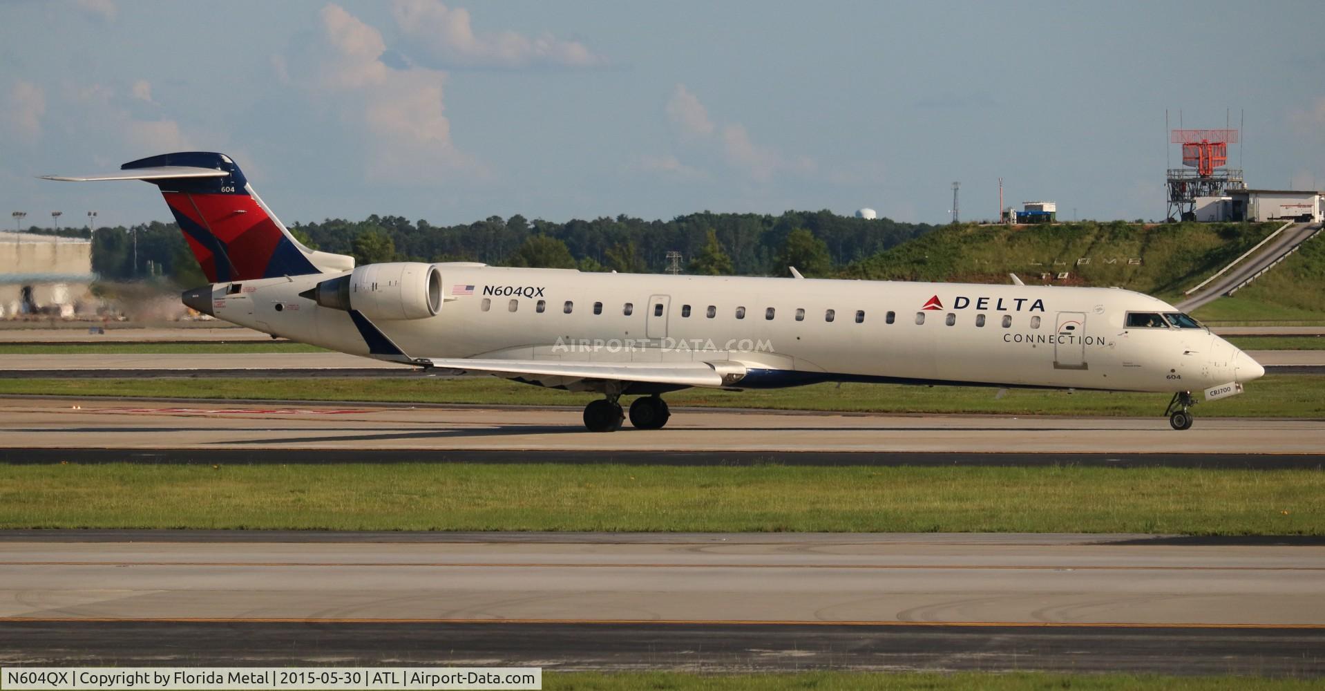 N604QX, 2001 Bombardier CRJ-701 (CL-600-2C10) C/N 10019, Delta Connection
