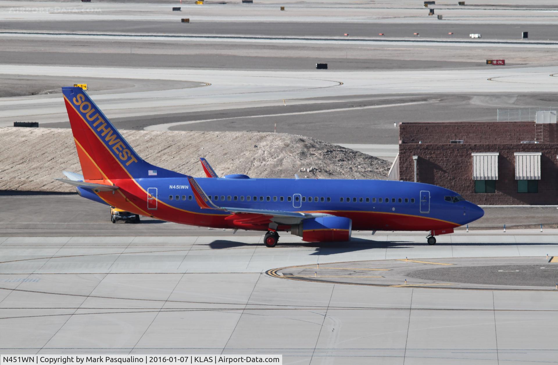 N451WN, 2004 Boeing 737-7H4 C/N 32495, Boeing 737-700