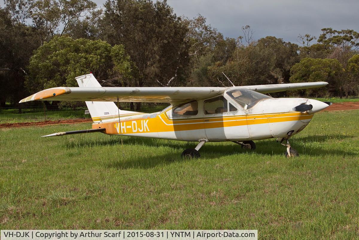 VH-DJK, 1973 Cessna 177B Cardinal C/N 17701980, VH-DJK Northam WA August 2015