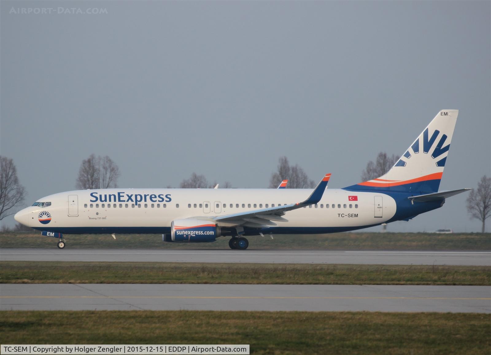 TC-SEM, 2015 Boeing 737-8HC C/N 61173, Leaving LEJ on rwy 26R....