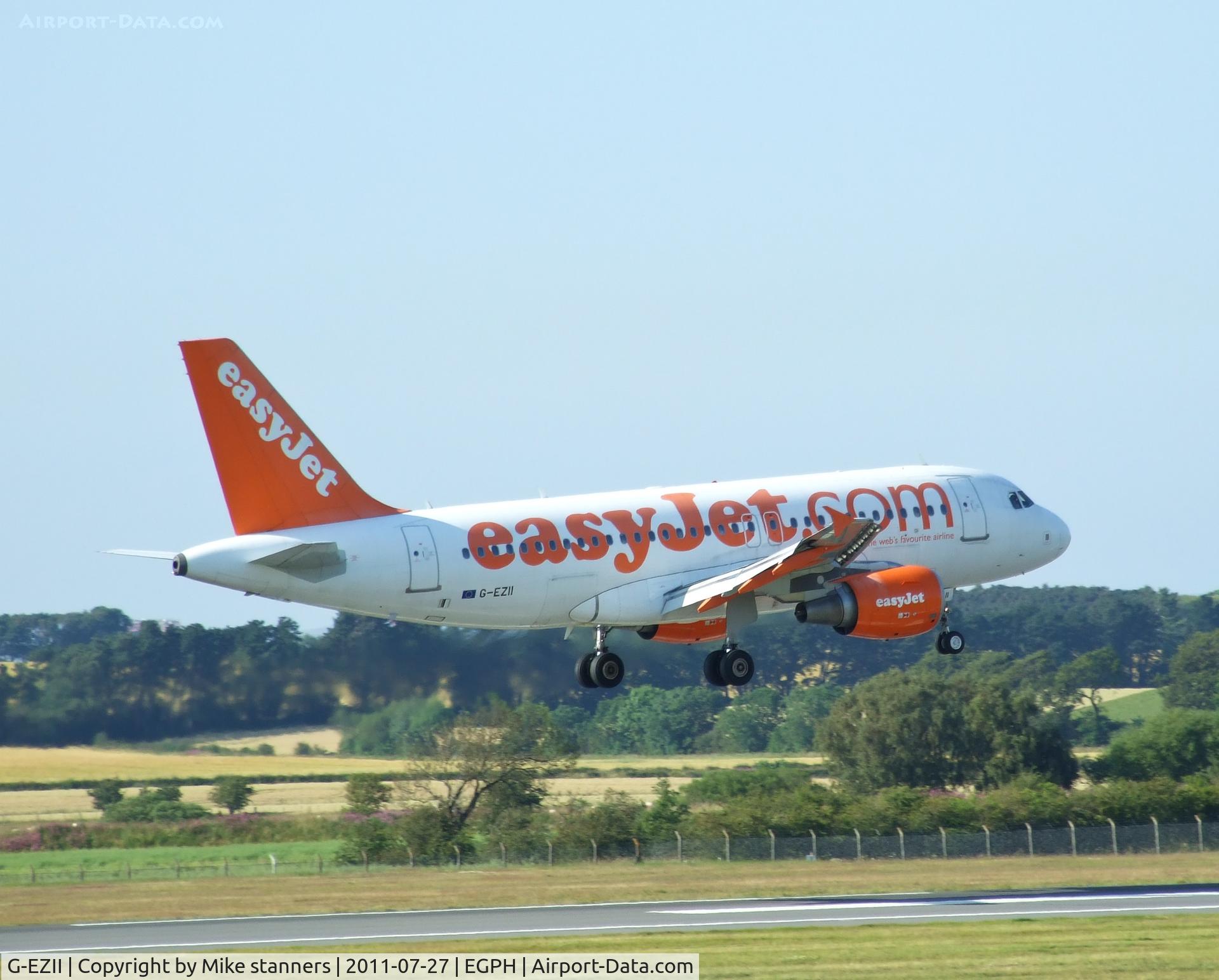 G-EZII, 2005 Airbus A319-111 C/N 2471, EZY27J Landing runway 06
