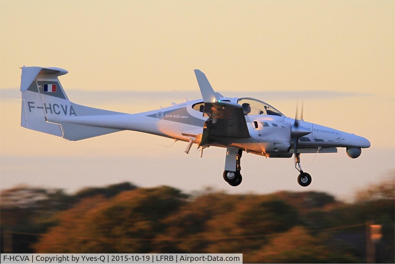 F-HCVA, Diamond DA-42MPP Twin Star C/N 42.007, Diamond DA-42MPP Twin Star CN 42.007, On final rwy 07R, Brest-Bretagne Airport (LFRB-BES)