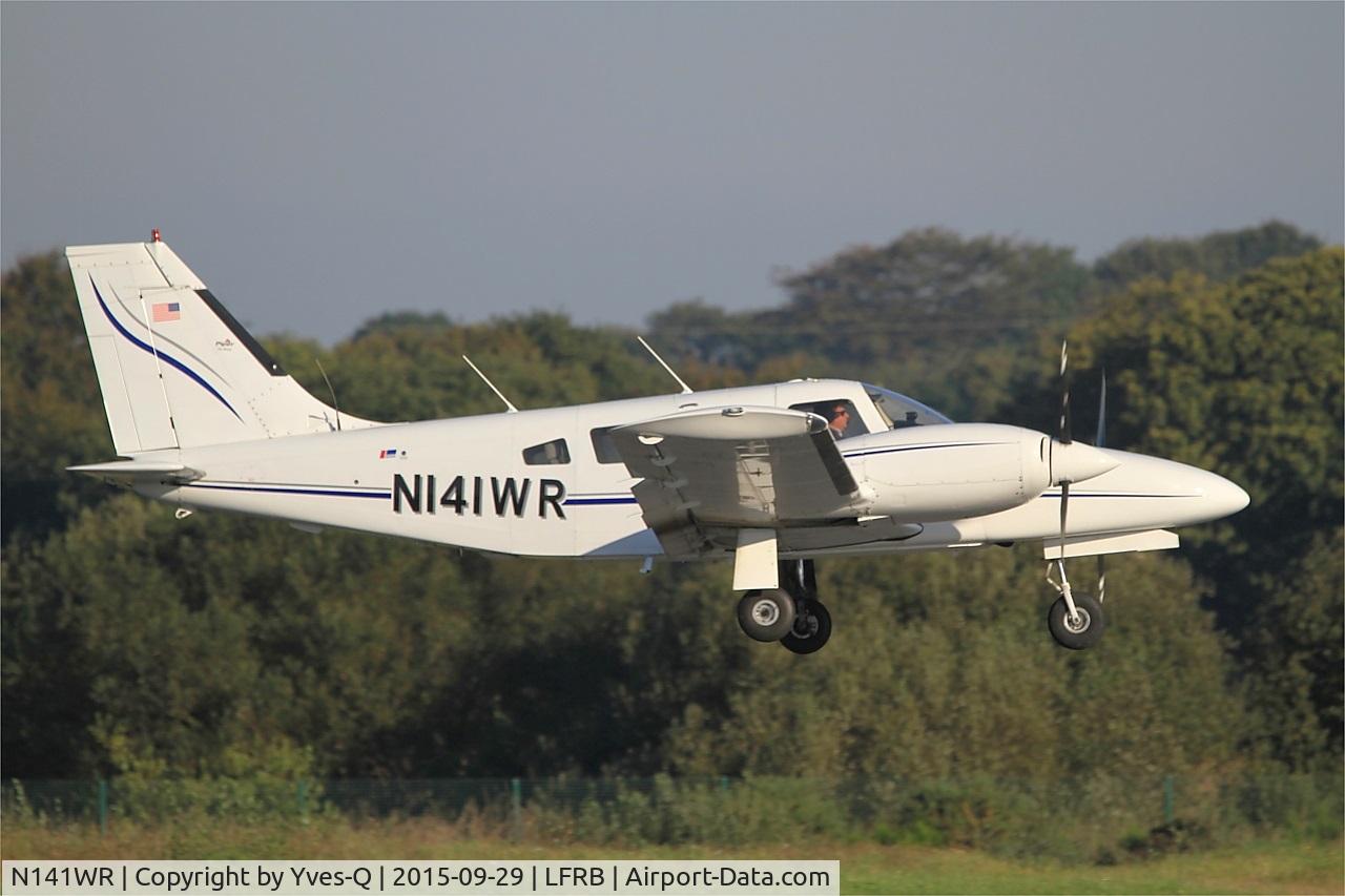 N141WR, 1983 Piper PA-34-220T C/N 34-333068, Piper PA-34-220T, On final rwy 07R, Brest-Bretagne airport (LFRB-BES)