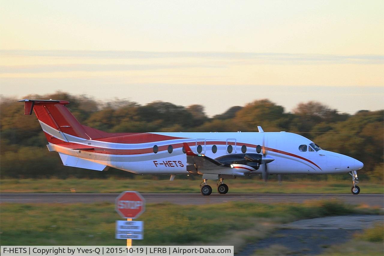 F-HETS, 1999 Raytheon 1900D C/N UE-360, Raytheon Aircraft Company 1900D, Take off run rwy 07R, Brest-Bretagne Airport (LFRB-BES)